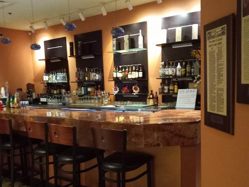 Wings-N-Things interior